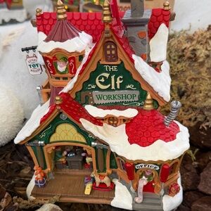 Lemax Elf Workshop Light-Up Mode from England